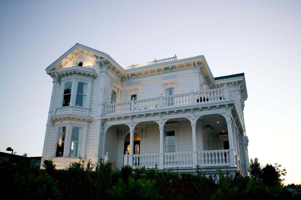 West Cliff Inn, Four Sisters Inn-Santa Cruz-California