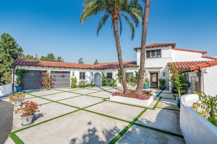 Spanish-style Los Angeles villa with courtyard and palm trees